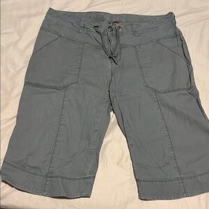 The North Face Women's Cargo Shorts - Gray
